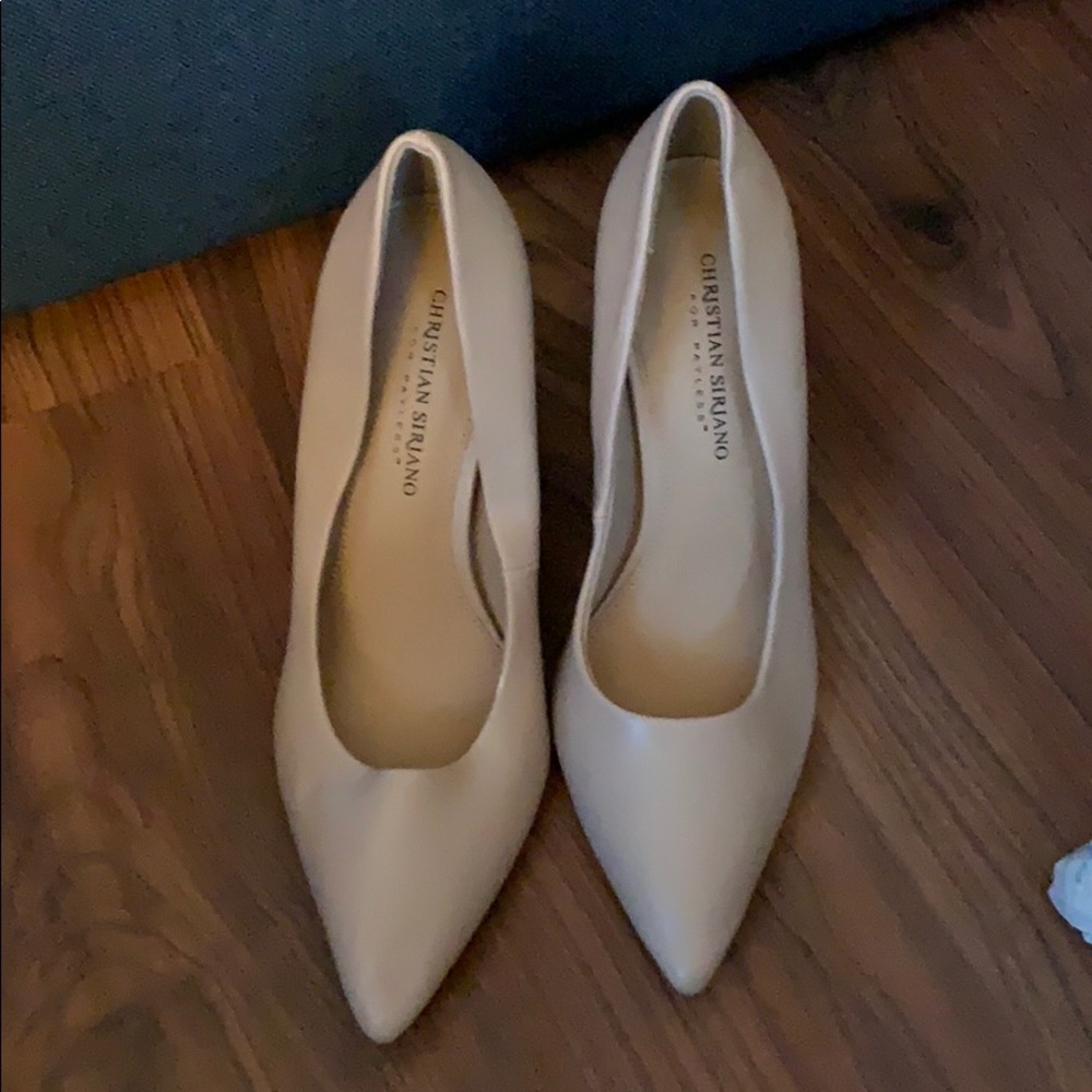 Nude Pumps